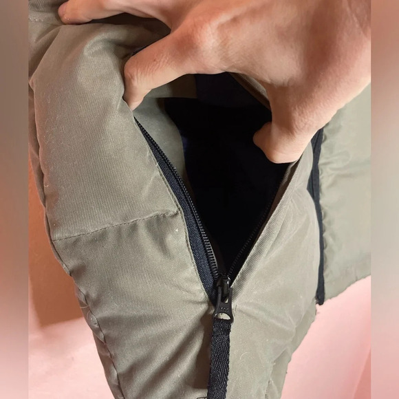 Champion Mens Vintage Down Filled Zip-Up Puffer Vest Taupe/Navy size M - Picture 7 of 13